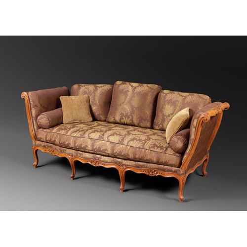 A Louis XV beechwood daybed